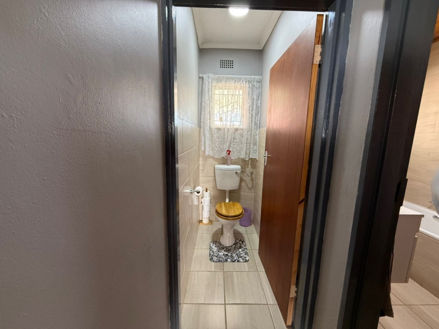 3 Bedroom Property for Sale in Langenhovenpark Free State